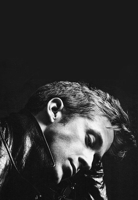 Ryan Gosling  #ShaBoomProducts #BlackandWhite #GentlemeninBlackandWhite http://www.shaboomproducts.com Ryan Gosling Icon, Portrait Male, Daniel Henney, Райан Гослинг, Javier Bardem, Septième Art, Travis Fimmel, Eddie Redmayne, Robert Redford