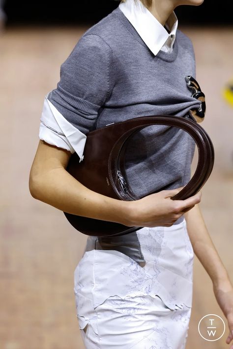 Tagwalk: The Fashion Search Engine Coperni Bag Outfit, Coperni Bag, Bag Outfit, Fashion Shows, Mode Fashion, Cloth Bags, The Fashion, Search Engine, Latest Fashion