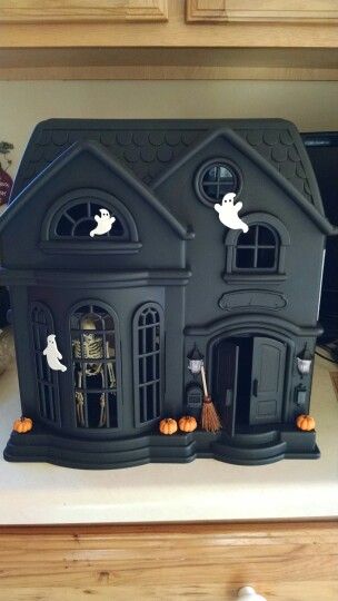 Black Doll House Halloween, Dolls House Halloween, Dollhouse Diy Halloween, Doll House Halloween Ideas, Halloween Dollhouse Makeover, Halloween Dollhouse Diy, Doll House Halloween, Halloween Doll House, Diy Halloween Village