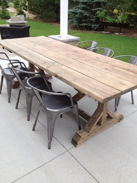 Farmhouse table Outdoor Harvest Table, Rustic Outdoor Dining, Stain Table, Wood Deco, Rustic Farmhouse Table, Stained Table, Outdoor Patios, Diy Dining Table, Diy Dining