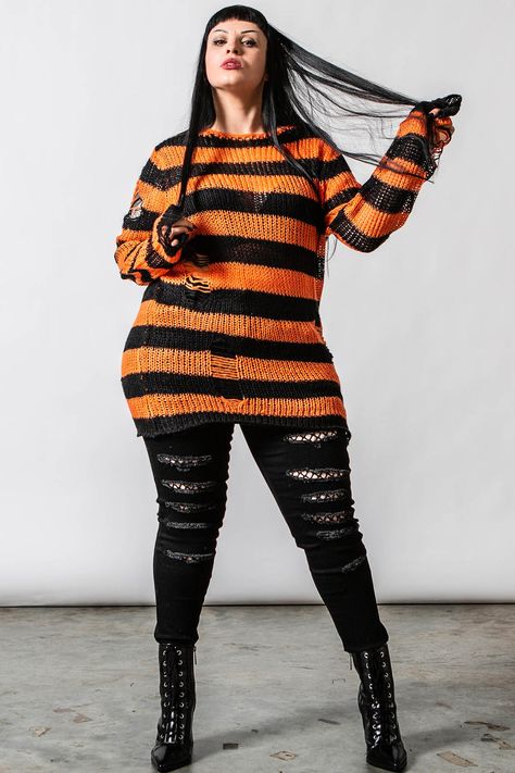 Plus Sized Alternative Fashion, Plus Size Grunge, 2010 Fashion, Grunge Vibes, Clothes Aesthetic, 90s Grunge, Black And Orange, Fashion Design Sketches, Goth Fashion