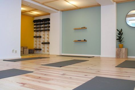 Yellow Yoga Room, Yoga Studio Colors, Colorful Yoga Studio, Yoga Studio Retail, Yoga Nook, Yoga Advanced, Yoga Studio Interior, Dojo Design, Cozy Cubicle