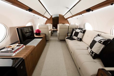 G650ER - Gulfstream Aerospace Gulfstream Aerospace, Gulfstream G650, Private Jet Interior, Jet Privé, Jet Airplane, Luxury Jets, Interior Floor Plan, Luxury Private Jets, Aviation History