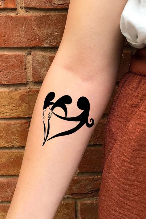 Mom Of Twins Tattoo, Mother Child Tattoo, Son Tattoo For Mom, Motherhood Tattoo, Grandmother Tattoo, Daughters Name Tattoo, Mutterschaft Tattoos, Tattoo For Mom, Child Tattoo