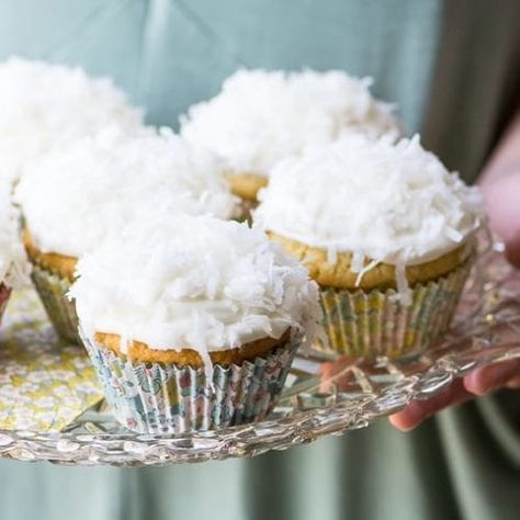 Coconut Cupcake Recipes, Sugar Free Cupcakes, Easy Vanilla Cupcakes, Coconut Cream Cheese Frosting, The View From Great Island, Ina Garten Recipes, Coconut Cupcakes, Baking Cupcakes, Easy Delicious Recipes