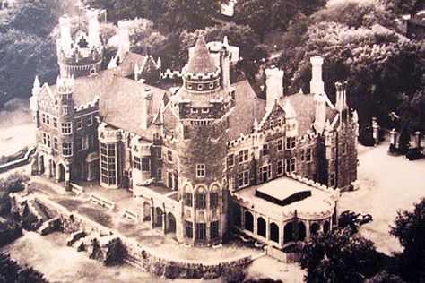 Old picture of Casa Loma Grand Buildings, Castles And Dragons, Toronto Architecture, Outside Nature, Old Toronto, Castle On The Hill, Cool History, Secret Passages, Exquisite Gardens