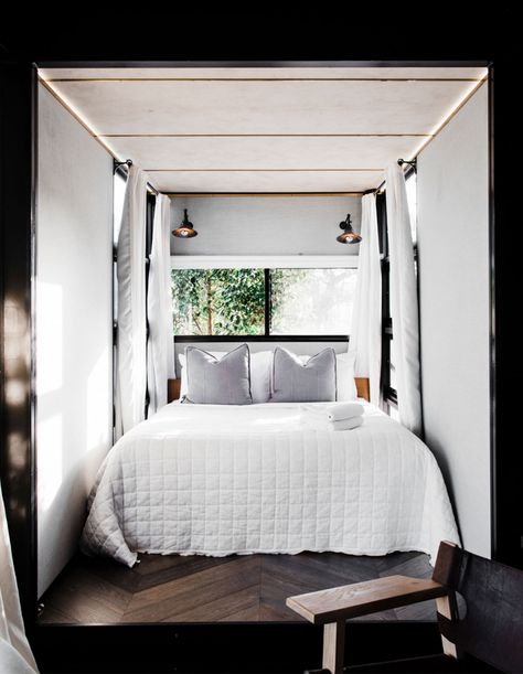 Container Hotel Room, Container Bedroom, Shipping Container Hotel, Hostel Design, Container Hotel, Hotel Room Design, Casa Container, Architecture Awards, Room Planning