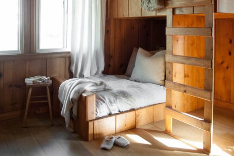 Inside Leanne Citrone’s Cozy Arrowhead Cabin Southwest Mountain Cabin Decor, Small Cabin Interiors, Scandinavian Cabin, Cabin Remodel, Custom Bunk Beds, Modern Bunk Beds, Cabin Interior Design, Bear Cabin, Tipi Tent