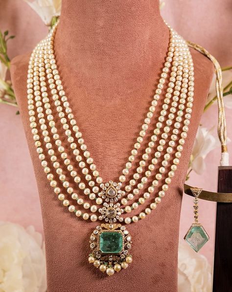 Gold Pearl Jewelry Necklace Long, Emerald Jewelry Necklace Vintage, Beads Mala Jewelry Indian, Emerald And Pearl Necklace, Pearl Mala With Pendant, Pearl Vaddanam, Polki Pendants, Pearl Jewellery Designs, Fashion Jewelry Necklaces Gold