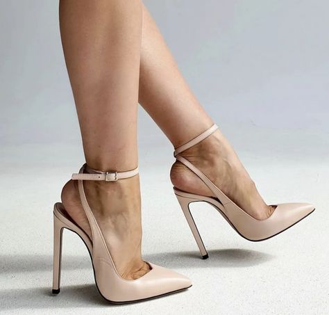 Feminine Footwear, Shoes Heels Stilettos, Fashion Shoes Heels, Fashion Shoes Sandals, Shoes Heels Classy, Wedding Shoes Heels, Fancy Shoes, Cute Heels, Stiletto Shoes