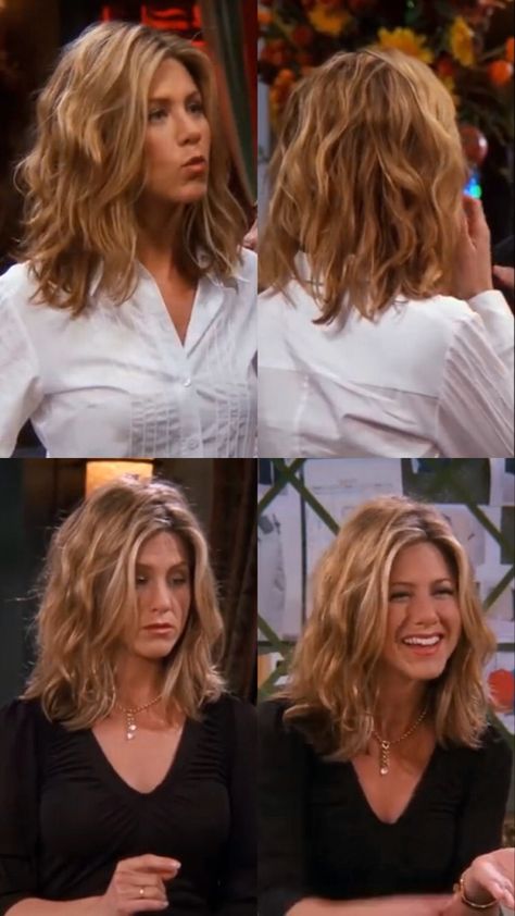 Rachel green season 8 hair wavy curly messy blonde highlights season 8 short middle length colour Green Wavy Hair, Middle Length Hair, Rachel Green Hair, Rachel Haircut, Rachel Hair, Jennifer Aniston Hair, Best Haircuts, Wavy Haircuts, Haircuts For Wavy Hair