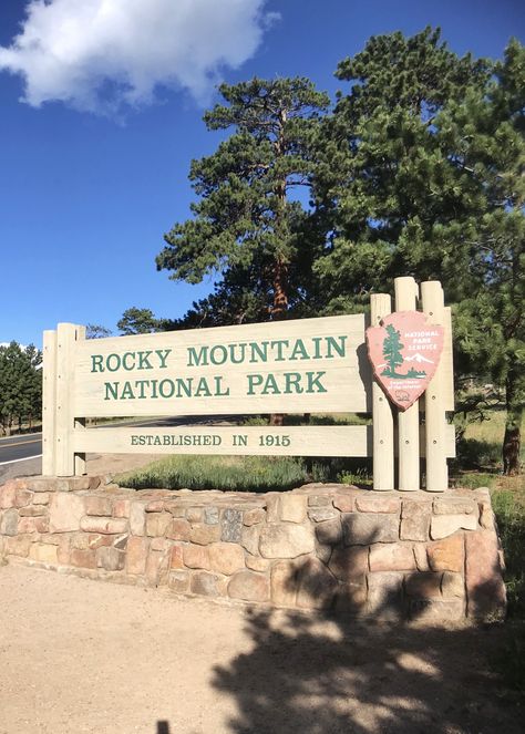 National Park Signage, One Day In Rocky Mountain National Park, Rocky Mountain National Park November, Nature Trail Signs, Rocky Mountain National Park Painting, Entrance Signs, Park Entrance, Mammoth Cave National Park, Petrified Forest National Park