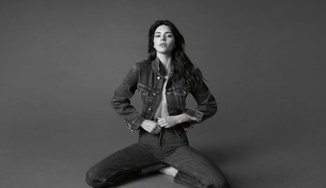 What Kendall Jenner Is Wearing This Spring | Vogue Celebrity Calvin Klein Shoot, Calvin Klein Kendall Jenner Outfits, Kendall Jenner X Calvin Klein, Calvin Klein Model Poses, Kendall Jenner For Calvin Klein, Calvin Klein Woman Photoshoot, Kendall Jenner Calvin Klein Photoshoot, Kendall Photoshoot, Calvin Klein Photoshoot Models