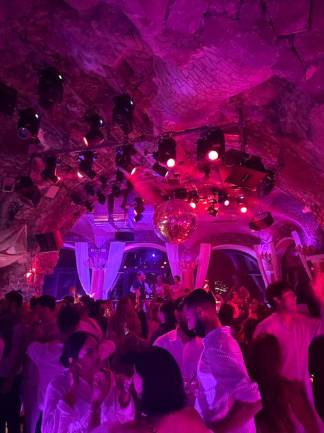 Italian Night Aesthetic, Club In Italy, Clubbing In Italy, Italian Night Life, Europe Clubbing Aesthetic, Clubbing In Italy Aesthetic, Amalfi Coast Night Aesthetic, Italy Night Life, Italy Party