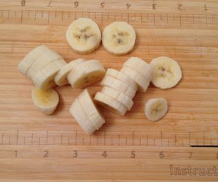 Keep Banana Slices Fresh Keep Bananas Fresh, Banana Slices, Fruit Peel, Banana Peel, Ripe Fruit, Banana Slice, Food Science, Ripe Banana, Do It Yourself