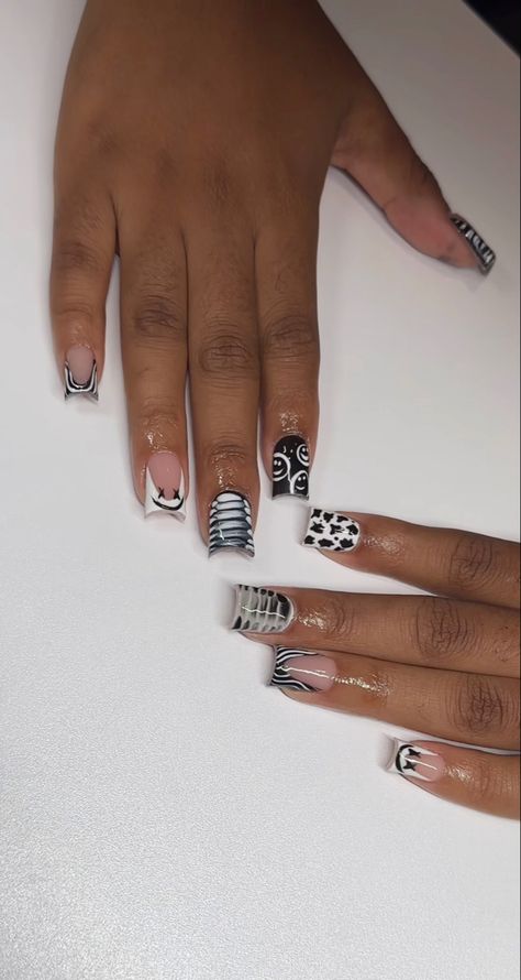 Short Nail Design Black Women, Short Freestyle Nail Designs, All Black Acrylic Nails, Pictures Of Nails, Short Freestyle Nails, Acrylic Toe Nails, Spring Acrylic Nails, Hard Nails, Drip Nails