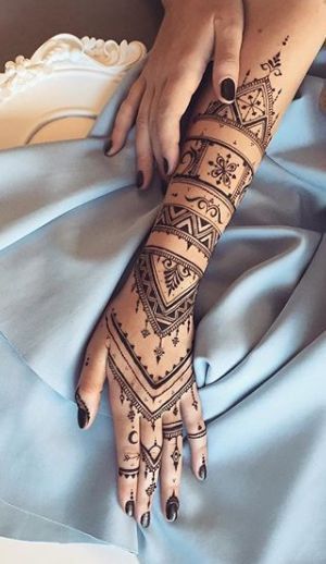 Indian Hand Tattoo, Henna Sleeve, Henna Tattoo Designs Arm, Henne Tattoo, Henna Style Tattoos, Jagua Henna, Bridal Mehandi, Henna Inspired Tattoos, Henna Wedding