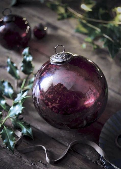 Christmas Cottages, Cranberry Christmas, Burgundy Christmas, Merry Berry, Dark Christmas, Purple Christmas, Glass Bauble, Christmas Fairy, Christmas Mood