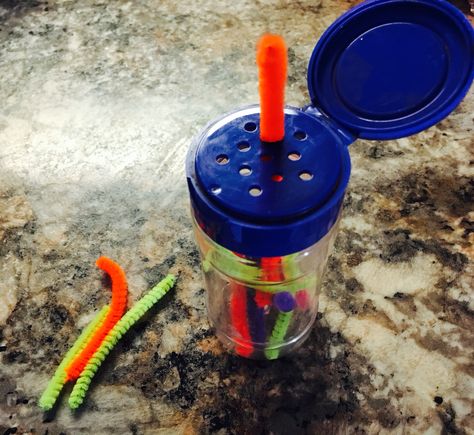 Spice container + pipe cleaners = great busy activity for 1-3 year olds! Did this for my 1 year old on a long plane trip & it took up a good amount of time. Aeroplane Activities, Plane Activities, Baby Activities 1 Year, Car Activity, Plane Trip, Airplane Activities, Plane Rides, Busy Activities, Flying With Kids