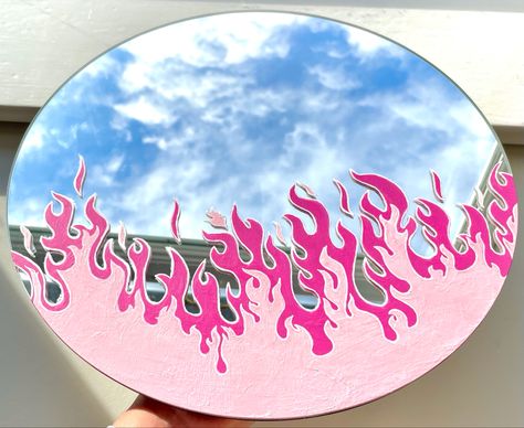 Small Mirror Painting Ideas Easy, Mirror Painting Ideas Easy, Mirror Painting Ideas Art, Painted Mirror Frame, Mirror Painting Ideas, Painted Mirrors, Funky Mirrors, Painted Mirror Art, Hand Painted Mirrors