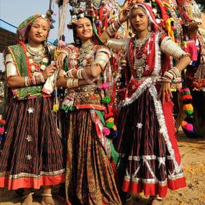 Traditional Costume of Rajasthan Rabari Bharat Chaniya Choli, Rajasthan Dress Culture, Rajistani Culture, Kalbeliya Dress, Traditional Rajasthani Look, Rajasthan Traditional Dress, Sindhi Culture Dresses, Rajsthani Culture Dress, Rajasthani Dress Traditional Women