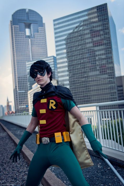 Robin Teen Titans Costume, Robin Halloween Costume, Cosplay Robin, Men Reference, Titans Robin, Teen Titans Cosplay, Comicon Cosplay, Young Justice Robin, Robin The Boy Wonder