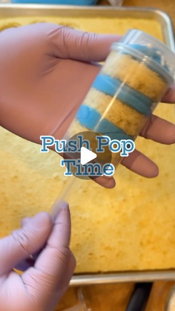 Push Pop Dessert Ideas, Push Pop Cupcakes, Push Pop Cake Pops, Cake Push Up Pops, Push Pop Cake, Push Pop Cake Ideas, Cake Pop Push Up, Cake Push Pops How To Make, Cake Push Pops Ideas