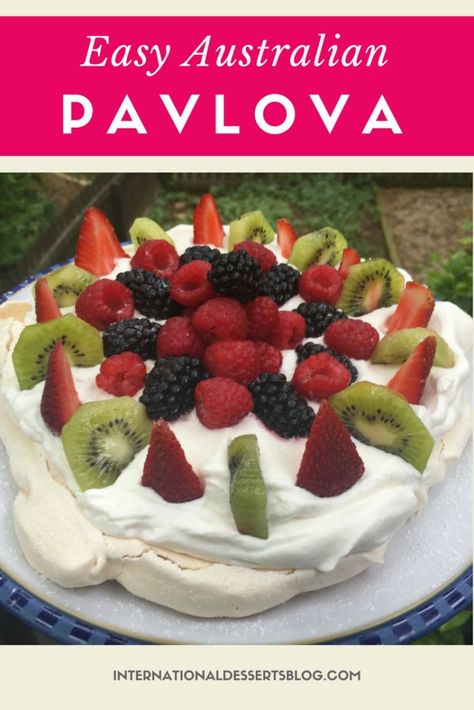 This is the easiest classic Australian pavlova! So good! Australian Pavlova, Meringue Crust, Australian Pavlova Recipe, Australian Desserts, Pavlova Dessert, Aussie Bbq, Pavlova Cake, Christmas Dessert Table, International Desserts