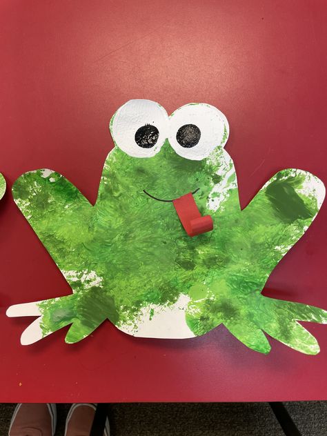 F Crafts Preschool, Kids Crafts Letters, F Is For Frog, Baby Art Activities, Letter F Craft, Abc Crafts, Crafts Preschool, Letter Of The Week, Letter A Crafts