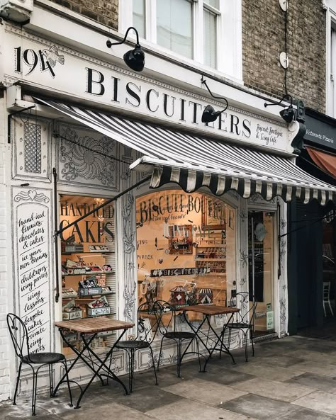 Coffee Shop Concept, Places In London, Cute Cafe, Paris Aesthetic, London Places, Shop Fronts, Voyage Europe, Concept Ideas, Notting Hill