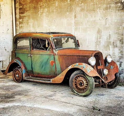 Missy Sue, Rusty Cars, Old Pickup, Automotive Artwork, Old Pickup Trucks, Diy Watercolor Painting, High Bun, Decoupage Vintage, Abandoned Cars