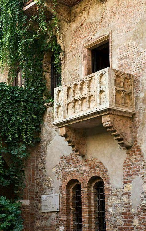 Romeo And Juliet Balcony, Romeo I Julia, Day Trips From Venice, Juliette Balcony, Letters To Juliet, Romeo Und Julia, Juliet Balcony, Cities In Italy, Verona Italy