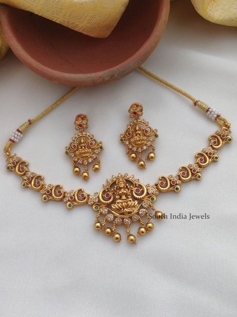 Shop Choker Necklace Sets Online | Premium Quality | Free Shipping- South India Jewels Lakshmi Jewellery, Gold Neckles, Traditional Peacock, Elegant Gold Necklace, Jewellery Website, Simple Necklace Designs, Gold Jewels Design, Antique Necklaces Design, Choker Necklace Designs