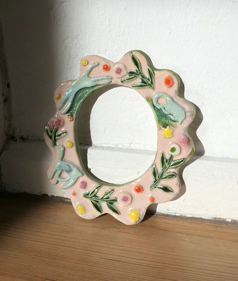 Ceramics Wall Art, Cat Ceramic Ideas, Handbuilding Pottery, Ceramic Mirror, Ceramic Frame, Ceramic Framed, Clay Diy Projects, Handmade Ceramics Vase, Ceramic Wall Art