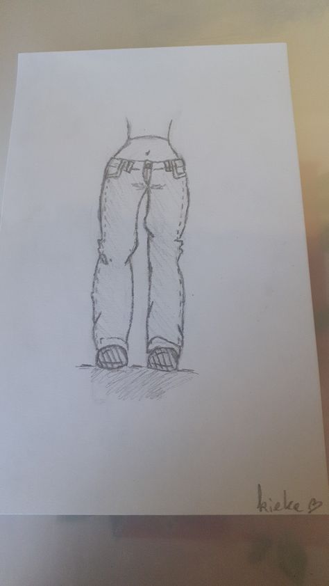 Pants Jean Tutorial Drawing, How To Draw Baggy Pants Sketch, How To Draw A Male Body Easy, How To Draw Pants Male, Clothes Drawing Pencil, Drawing Pants Female, Jean Drawing Reference, How To Draw Pants Tutorial, Anime Pants Drawing