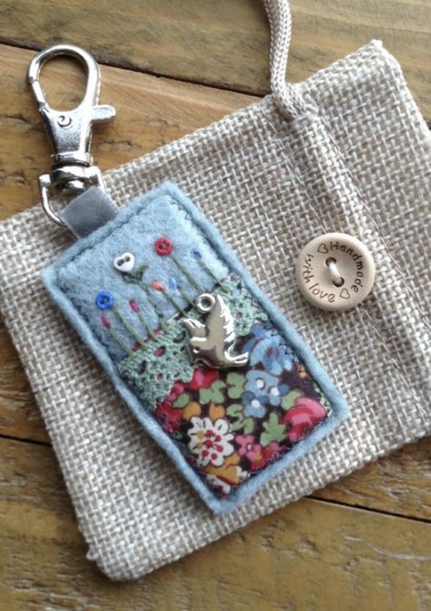 Cord Crochet, Felt Keyring, Felt Christmas Tree Decorations, Liberty Print Fabric, Felted Handbags, Sewing To Sell, Scrap Fabric Crafts, Fabric Flower Brooch, Embroidered Rose