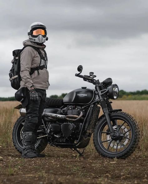 Motone® on Instagram: “Bored? Sitting alone on a huge pile of cryptocurrency? Well we got some news for you @oligarnett has just released a new NFT of a photo of…” Motorcycle Gear Aesthetic, Retro Motorcycle Aesthetic, Classic Leather Motorcycle Jacket, Cafe Racer Style Fashion, Cafe Racer Outfit Men, Triumph Street Scrambler, Triumph Street Twin, Motorcycle Gang, Long Beard