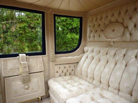 Dress Chariot restored by Patrick Schroven, a coachbuilder in Belgium. Originally built by Friedrich Flack in Vienna. Luxury Train, Royal Aesthetic, Horse Carriage, Chesterfield Chair, Luxury Cars, Dream Cars, Couch, Train, Road