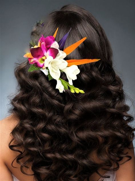 Hawaiian Hairstyles, Beach Wedding Accessories, Tropical Greenery, Tropical Beach Wedding, Bridal Hair Clip, Bridal Hair Flowers, Hawaiian Wedding, Flower Headpiece, Hawaiian Flowers