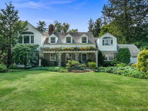 20 Innes Rd, Scarsdale, NY 10583 | MLS #4844641 | Zillow Scarsdale New York, Bluestone Patio, Enclosed Porches, Colonial Exterior, Large Yard, Kitchen Family Rooms, Luxury Bedroom Master, House Exteriors, Formal Living