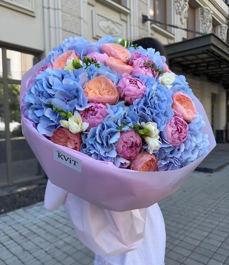 Hydrangea Peony Bouquet, Bouquet Of Flowers Aesthetic, Big Bouquet, Flower Shop Design, Peony Bouquet Wedding, Luxury Flower Bouquets, Peonies And Hydrangeas, Peony Bouquet, Boquette Flowers