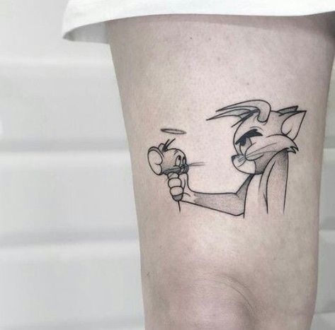 Brother Tattoos, Tom Et Jerry, Mouse Tattoos, Minimal Tattoo Design, Circle Tattoos, Cartoon Character Tattoos, Tom Y Jerry, Creepy Tattoos, Stylist Tattoos