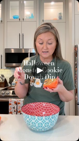 Monster Cookie Dough Dip, Halloween Dip, Monster Cookie Dough, Easy Halloween Snacks, Halloween Cookie Recipes, Cookie Dough Dip, Monster Cookie, Candy Balls, Easy Halloween Food