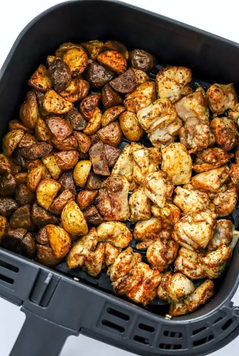 Chicken Meals Air Fryer, Air Fried Meal Prep, Chicken Bites And Potatoes Recipes, Chicken And Rice Air Fryer Recipes, Chicken Potato Air Fryer, All In One Air Fryer Meals, Fried Potatoes And Chicken, Family Meals Air Fryer, Chicken And Sweet Potato Air Fryer