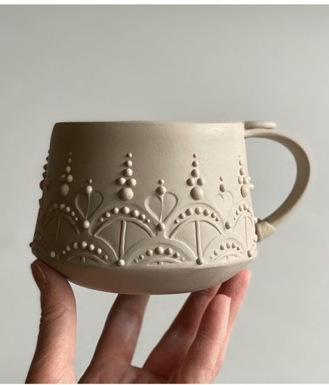 Slip Pottery Designs, Slip Trailing Pottery, Pottery Slip, Slip Trailing, Coffee Mug Pottery, Clay Slip, Ceramics Pottery Mugs, Coil Pottery, Diy Pottery Painting