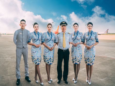 Hainan cabin crew. Age Illustration, Hainan Airlines, Sensible Shoes, Flight Attendants, Jet Setter, Cabin Crew, Flight Attendant, Nice Things, New Age