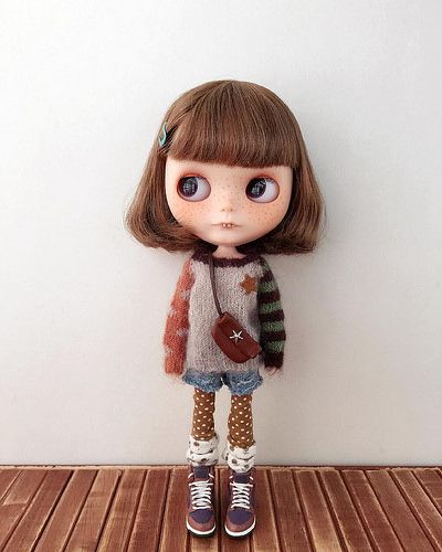 Blythe Doll Dress, Doll Closet, New Sweater, Sweater Brown, Blythe Clothes, Blythe Doll, Ball Jointed Dolls, Bjd Dolls, Diy Doll