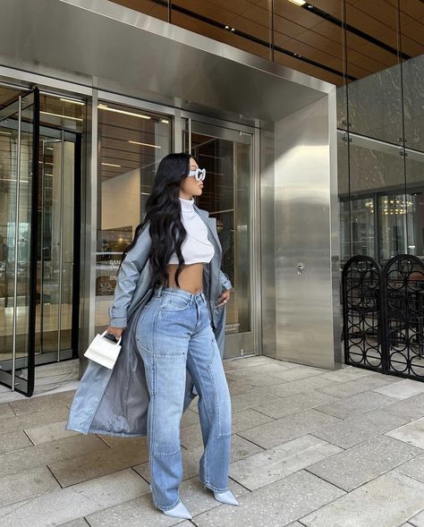 Dark Hair Baddie, City Fits, Hair Baddie, Worst Outfits, Corset And Jeans, Denim Ootd, City Outfit, New York Outfits, Instagram Baddie