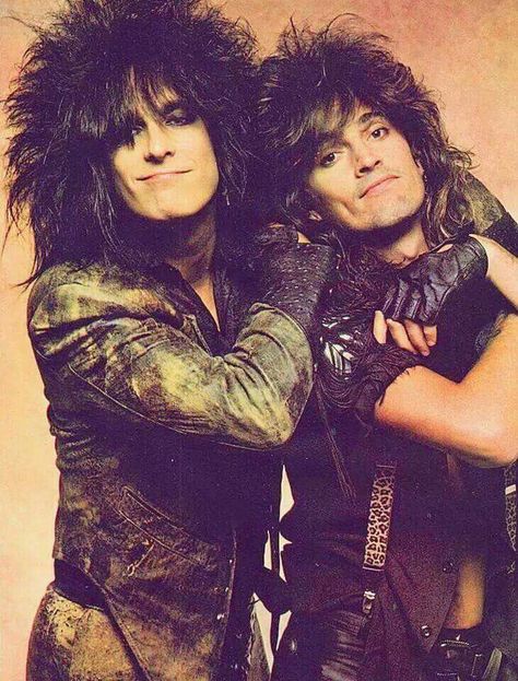 Nikki Sixx Tommy Lee, Men With Long Hair, Terror Twins, Vince Neil, 80s Hair Bands, Motley Crüe, 80s Bands, Nikki Sixx, Tommy Lee