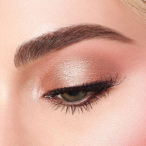 Born This Way The Natural Nudes Eyeshadow Palette - Too Faced | Sephora Eyeshadow Palette Too Faced, Golden Eyeshadow, Wedding Hairstyles And Makeup, Neutral Eyes, Natural Eyeshadow, Nude Eyeshadow, Makijaż Smokey Eye, Makeup Eye Looks, Make Up Looks